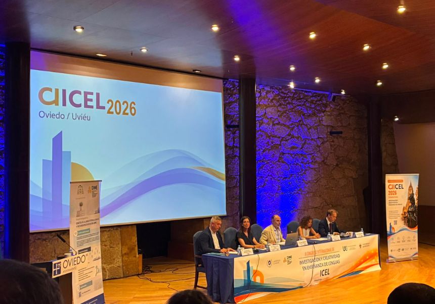 Miembros del equipo investigador del proyecto VIDECOM durante el congreso CIICEL 2026 en la Universidad de Oviedo.